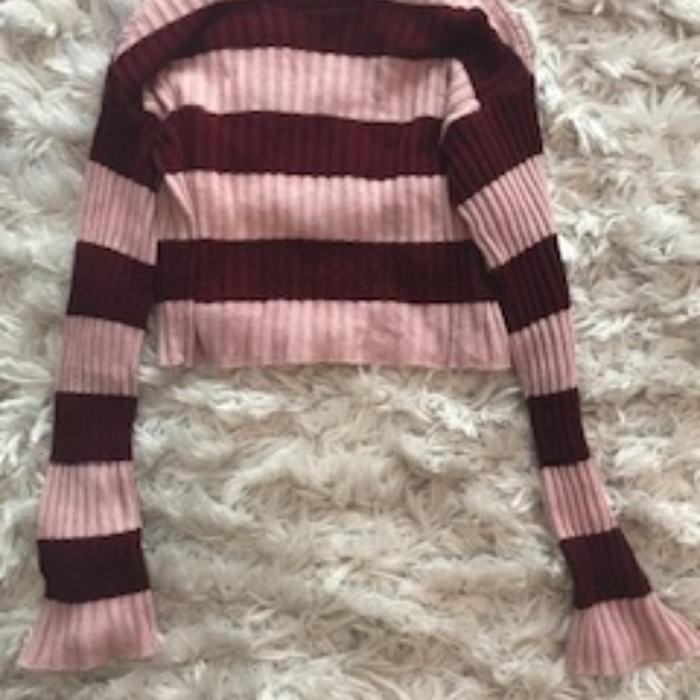 Short sweater